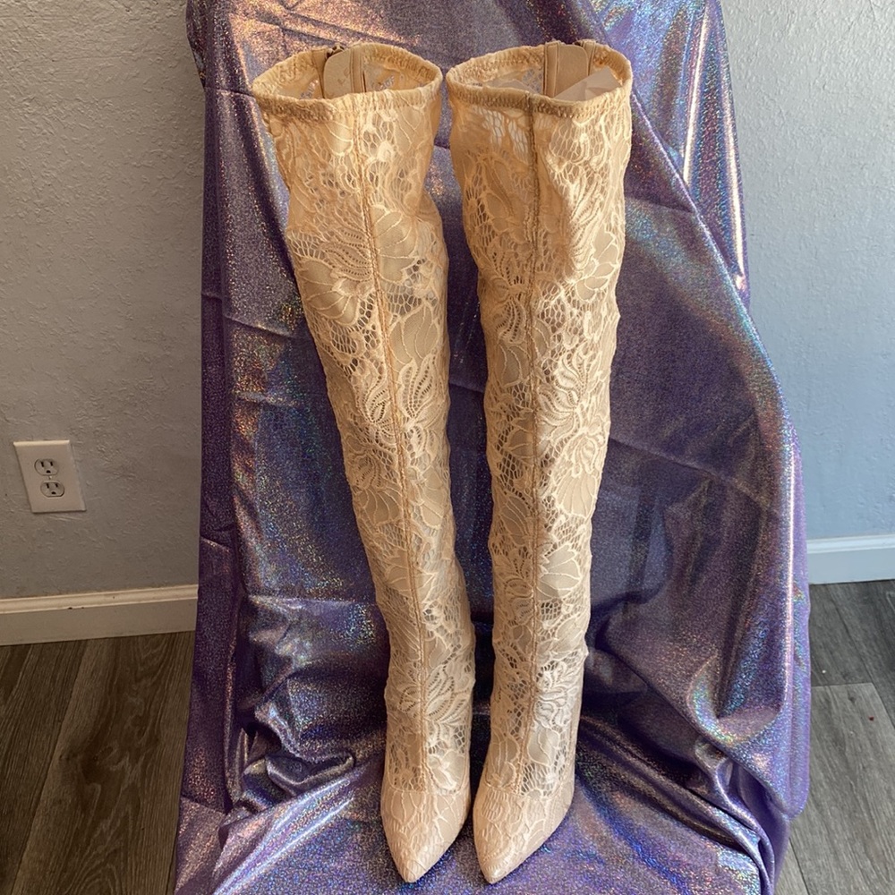 NWOT Cupid Lace Thigh High 4 Inch Heel/Boot Cream Size 6